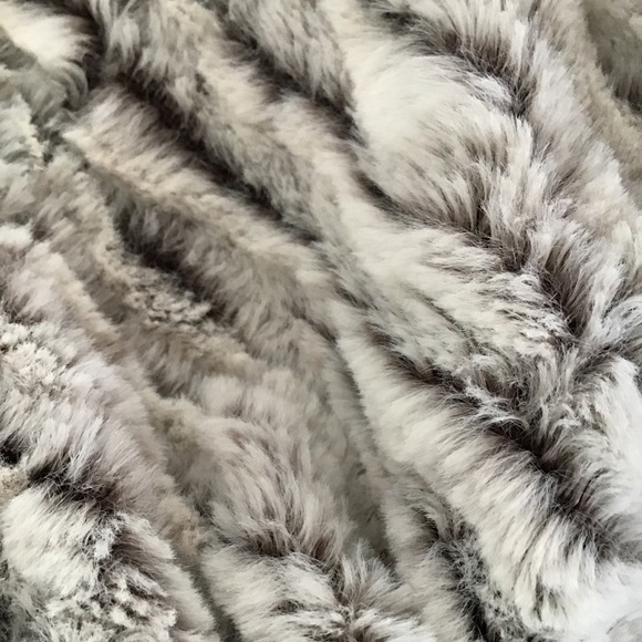 JOLT FAUX FUR COZY OPEN FRONT VEST SMALL NWOT - Picture 10 of 10